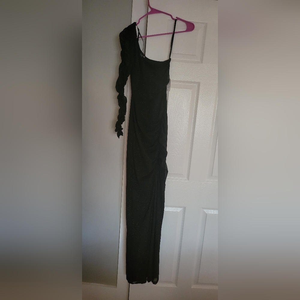 Windsor Black One-Shoulder Gown